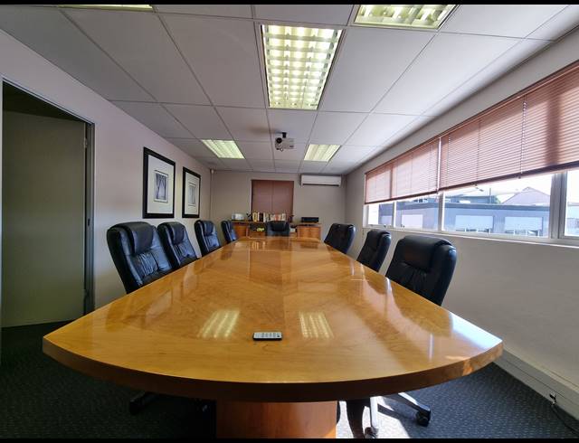 835M² OFFICE FOR SALE IN SUNNINGHILL